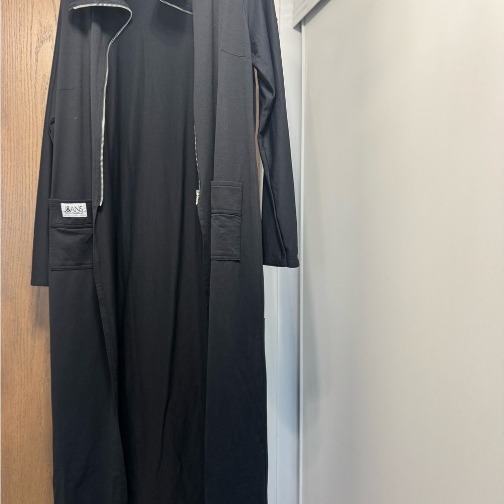 Size 14 or 16 women’s black extra long sleeve sweater Black zipup collar jacket - Picture 5 of 10